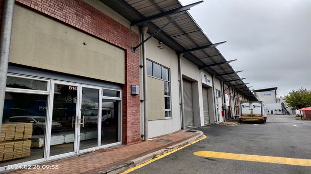 664m2  Warehouse  - TO LEASE