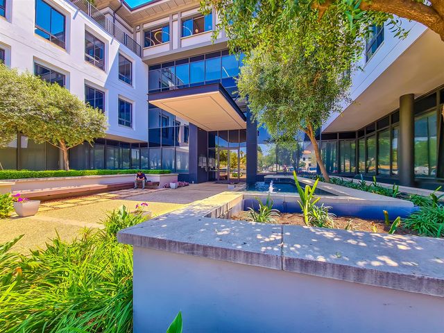 474m² Office To Let in Fourways