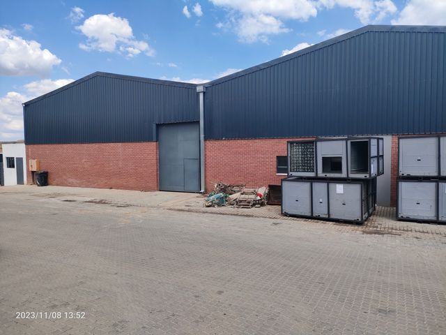 429m² Warehouse To Let in Cosmo Business Park