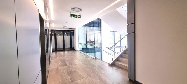442m² Office To Let in Waterfall