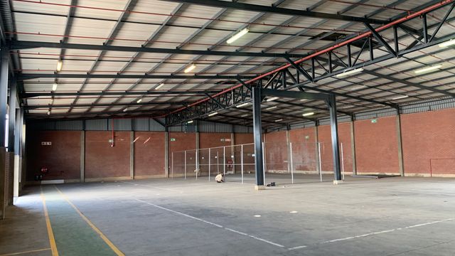 Warehouse to let in Meadowdale