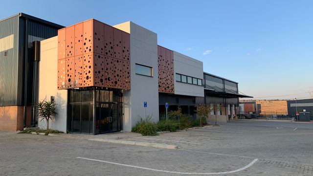 3,703m² Warehouse To Let in Samrand Business Park