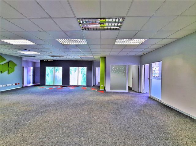 Ready Fitted Office to Let in Quadrum Office Park