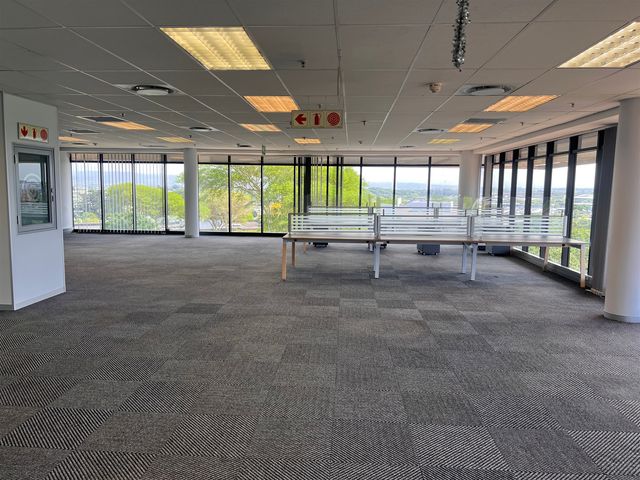 393m² Office To Let in Somerset Park