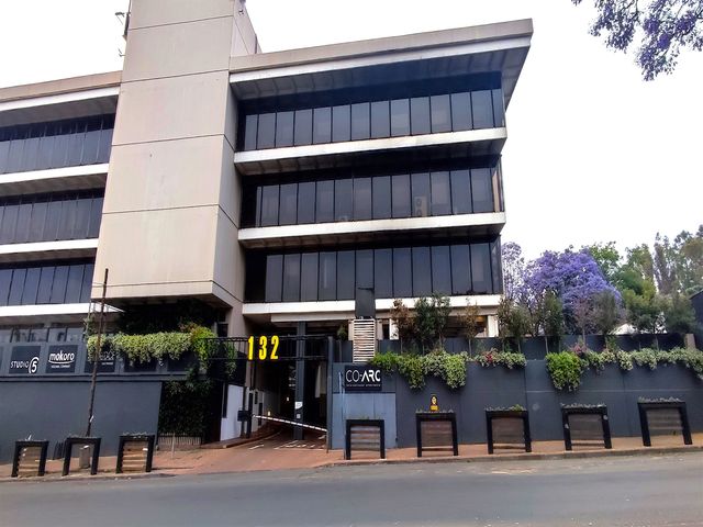 180m² Office To Let in Parkwood