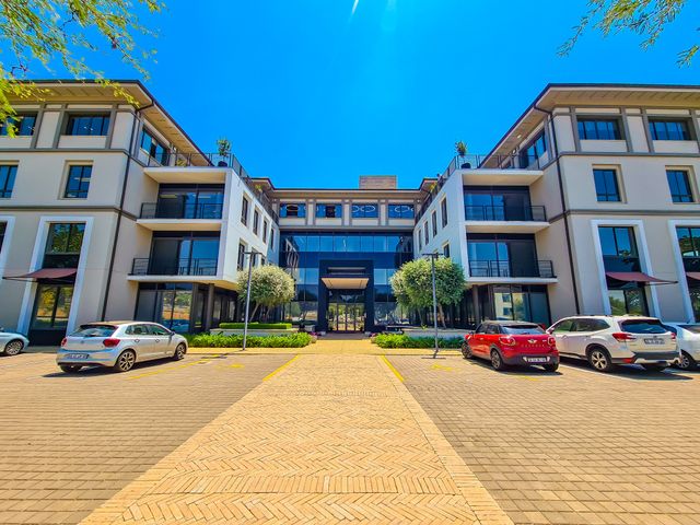 385m² Office To Let in Fourways