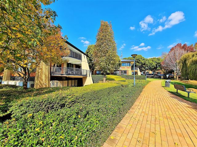 604m² Office To Let in Constantia Kloof