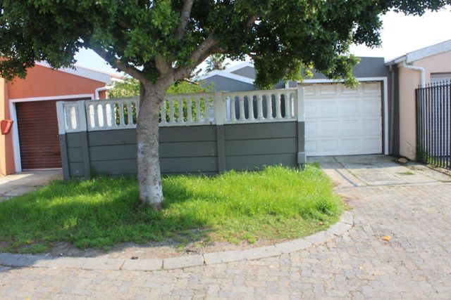 3 Bedroom House For Sale in Summer Greens