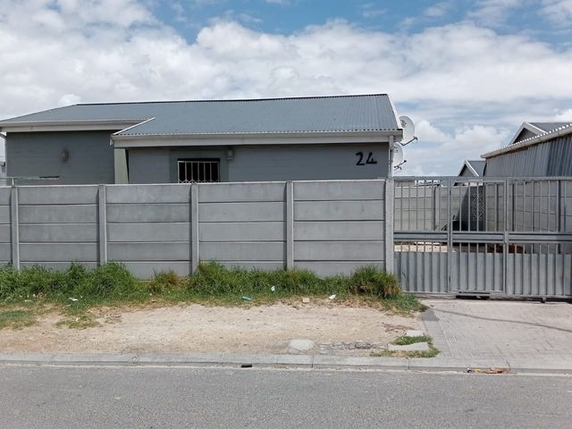 2 Bedroom House for Sale in Fountainhead - R650000