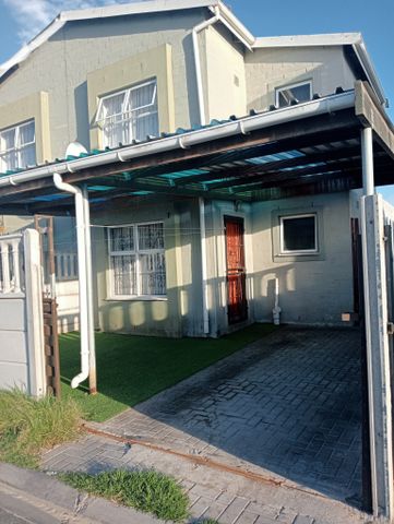 2Bedroom House with carport for Sale in Fountainhead - R650000