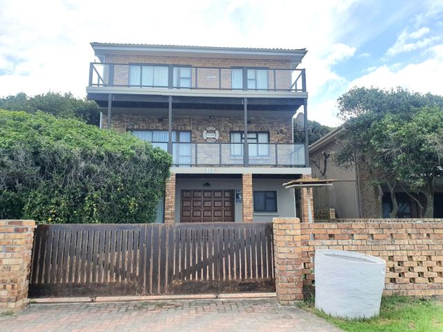 6 Bedroom SEA FRONT house for sale in Franskraal with stunning uninterrupted Sea Views.