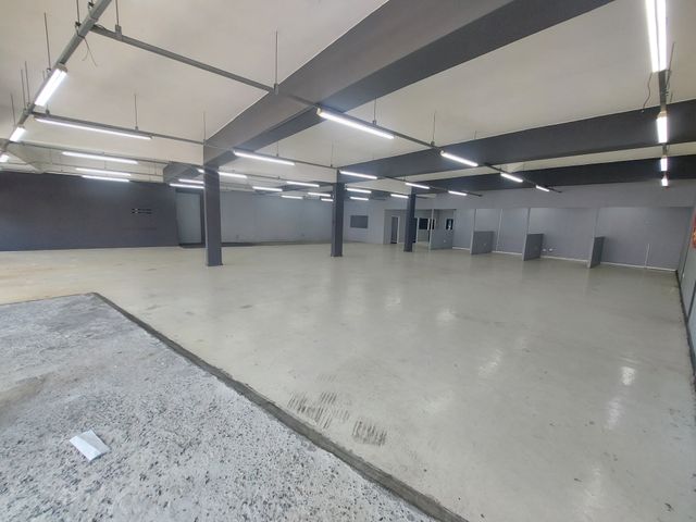 Prime retail space available - Ideal for showroom