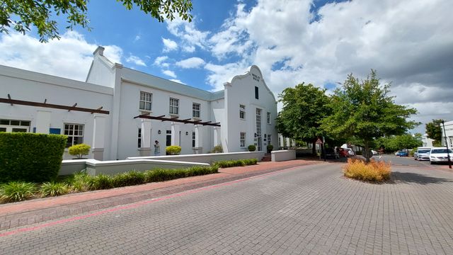 Prime office space to let - The Vineyards Office Estate