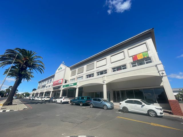 Prime ground floor retail unit to let - Durbanville Central, Palm Grove Centre