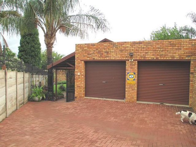 3 Bedroom House Rented in Garsfontein
