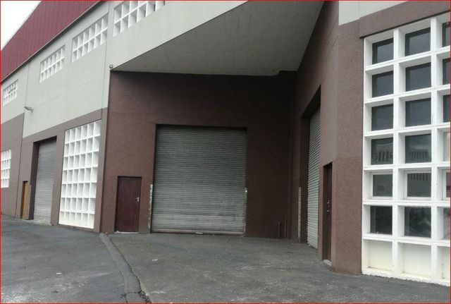 1,150m² Warehouse To Let in New Germany
