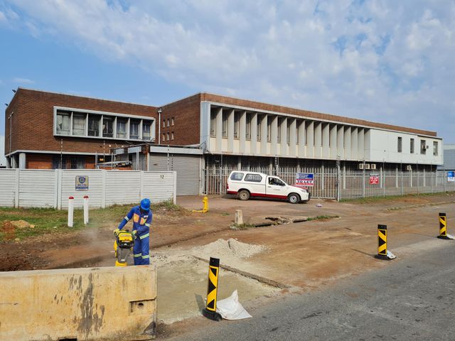 1538 sqm to let in Mobeni East