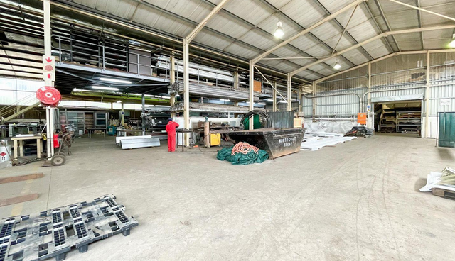 2,480m² Warehouse For Sale in New Germany