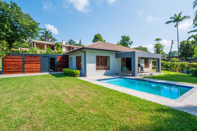 CONTEMPORARY LIVING, POOLSIDE BLISS AND SECURE SURROUNDINGS