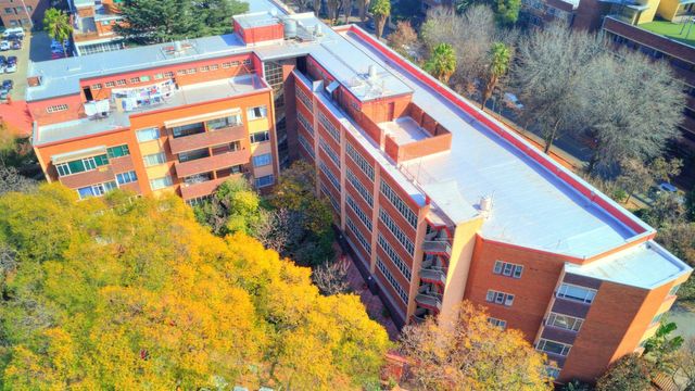 3 Bedroom Apartment For Sale in Parktown