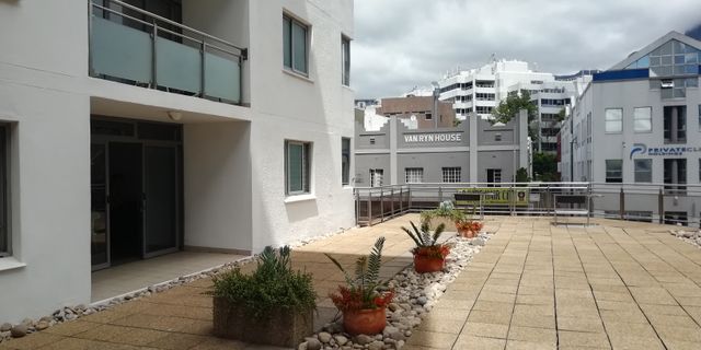 3 Bedroom Apartment To Let in Claremont