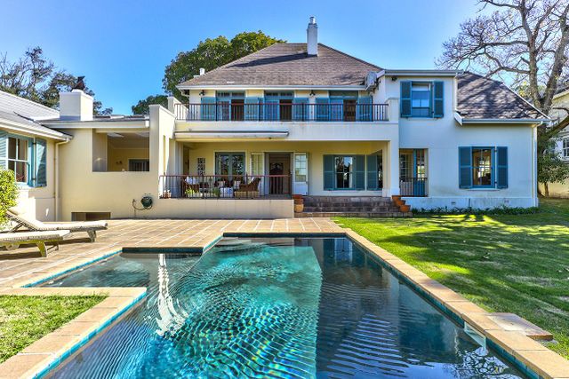 Most beautiful gracious home in Silwood area of Rondebosch!