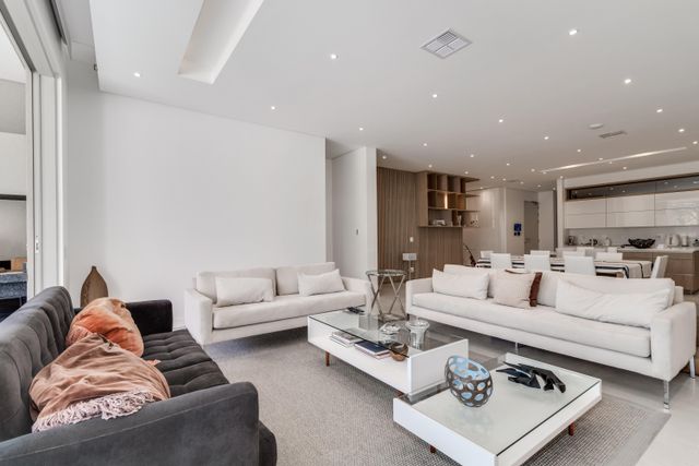 This magnificent simplex apartment is the most beautiful apartment for the astute buyer.