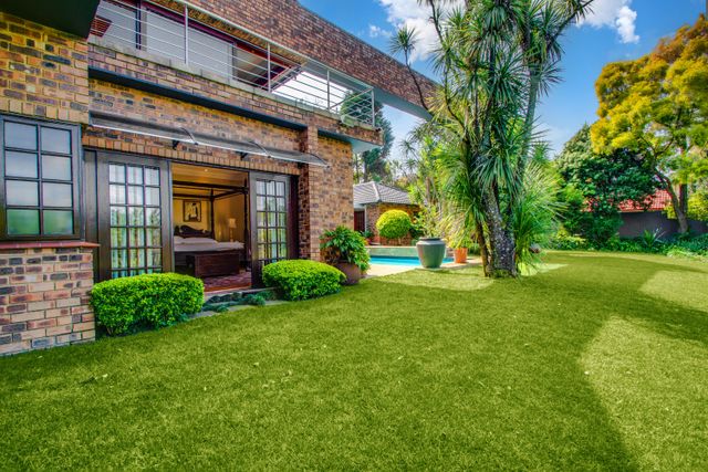 Family and entertainers' home with spectacular views over Randpark Golf Course