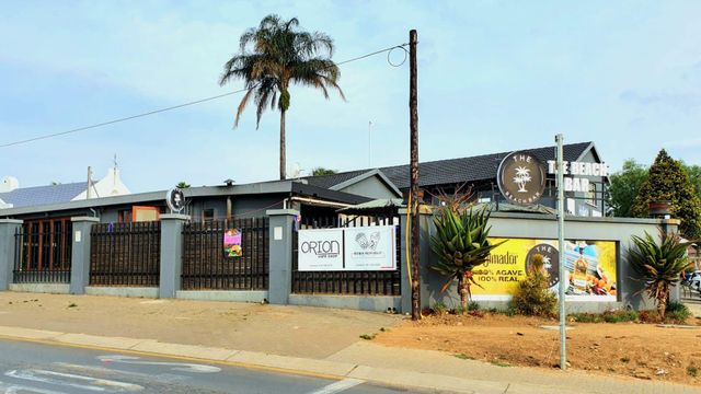 Prime Commercial Property in Monument Road, Glen Marais - Invest in Your Future!