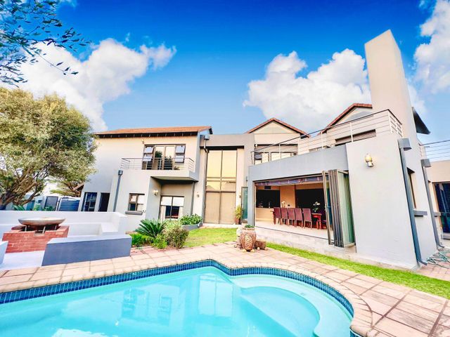 5 Bedroom House For Sale in Serengeti Lifestyle Estate