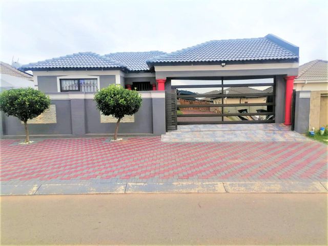 House for sale in Crystal Park