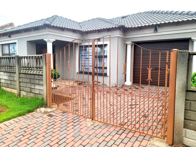 House for Sale in Katlehong