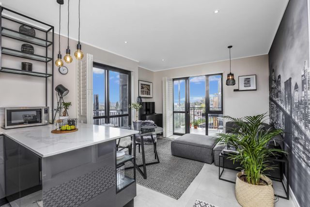 1 Bedroom Apartment For Sale in Hyde Park