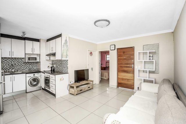 2 Bedroom Apartment For Sale in Morningside
