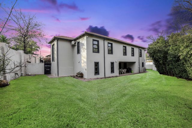 6 Bedroom Cluster Sold in Atholl
