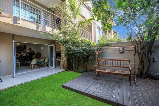 Ground floor glam with a private, pet friendly garden
