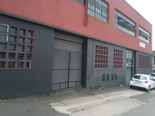 600m² Warehouse To Let in Congella