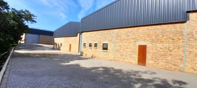 556m² Warehouse To Let in Shakas Head