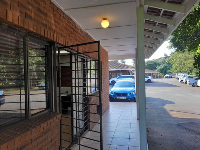 66m² Office To Let in Ballito Central