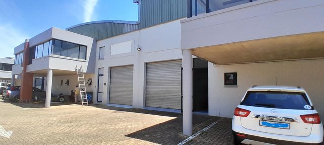 132m² Mini Factory To Let in Caledon Estate