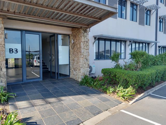 120m² Office To Let in Ballito District