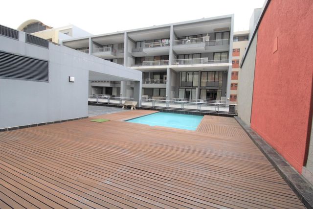 2 Bedroom Apartment For Sale in Umhlanga Ridge