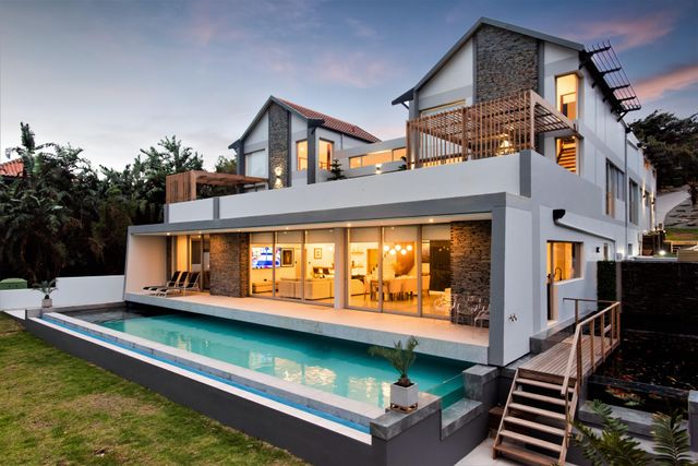6 Bedroom House To Let in Zimbali Estate