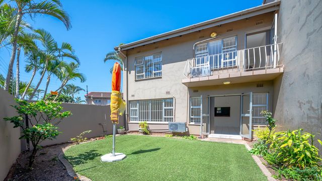 DUAL MANDATE, WELL SITUATED  COMPLEX GREAT INVESTMENT WITH PRIVATE GARDEN PET FRIENDLY