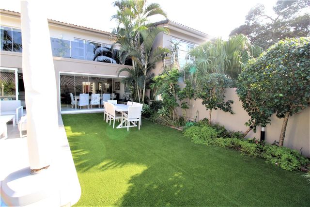 Executive Contemporary Townhouse in Umhlanga