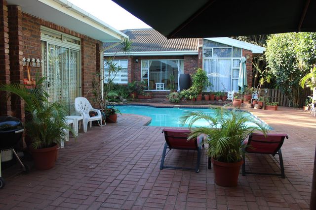 5 Bedroom House For Sale in Umhlanga Central