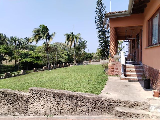 6 Bedroom House For Sale in Stanger Manor