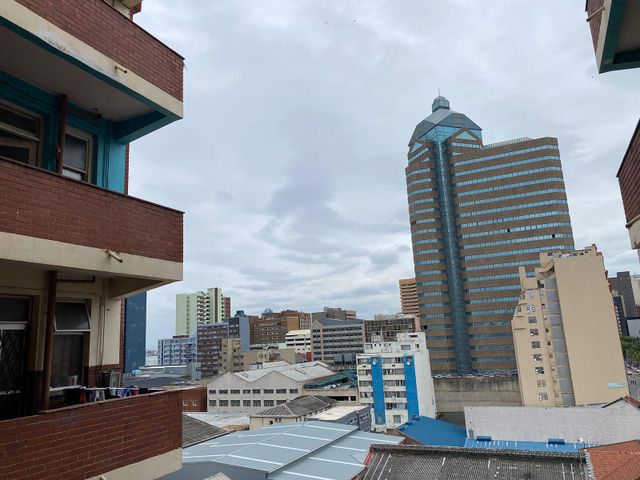 4 Bedroom Apartment For Sale in Durban Central