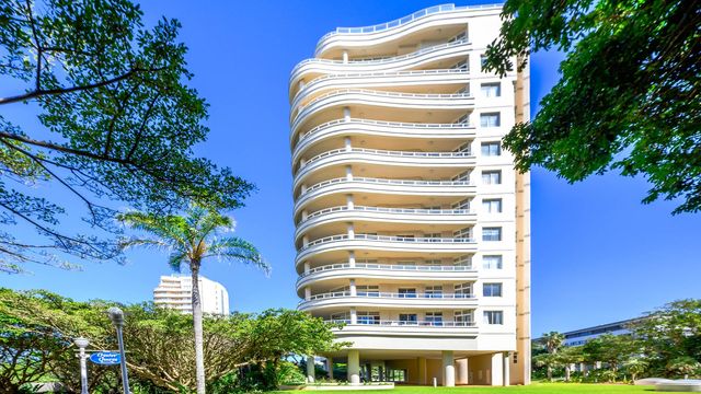 LUXOURIOUS 5 BEDROOM PENTHOUSE IN UMHLANGA