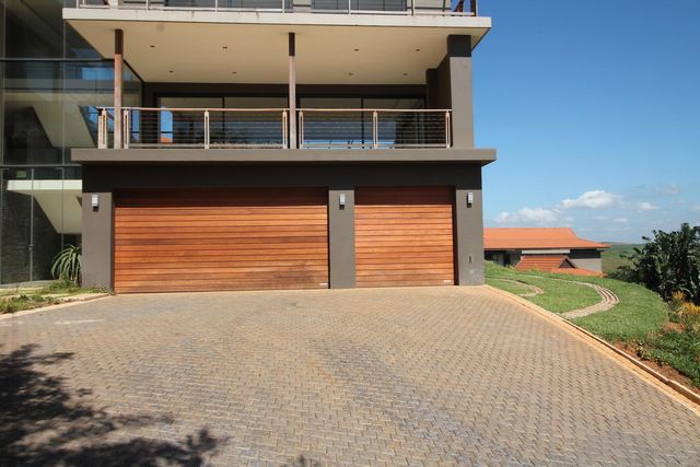 4 Bedroom House To Let in Zimbali Estate